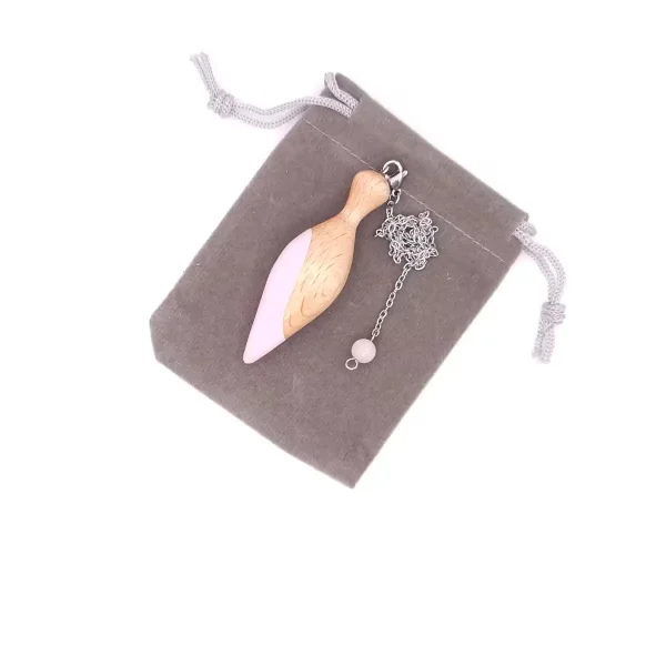 Pendule-divinatoire-modele-maia-rose-chainette-et-pochette-velours Pendule divinatoire modèle Maia en rose avec chaînette et pochette en velours